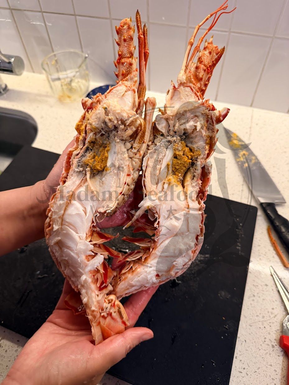 Whole Cooked Lobsters (Frozen)