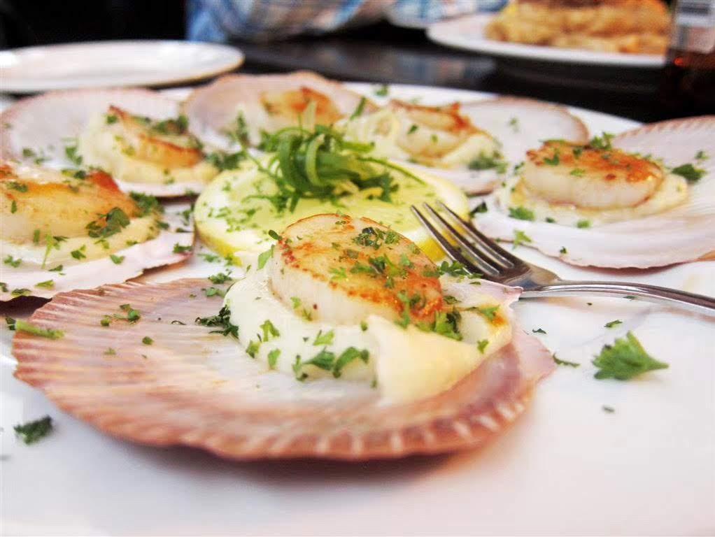 Wild Caught Half-Shell Scallop (Medium) (frozen)