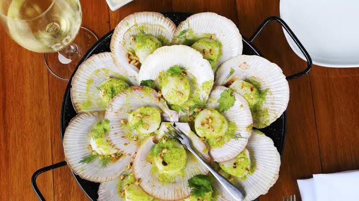 Wild Caught Half-Shell Scallop (Medium) (frozen)